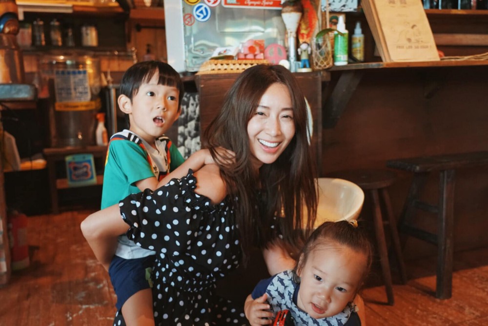 隋棠和孩子。