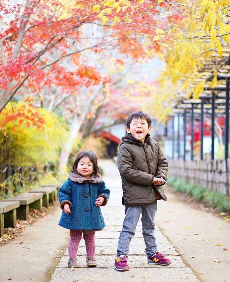 小兄妹。