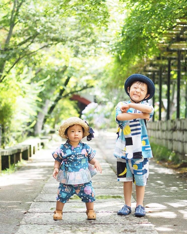 小兄妹。