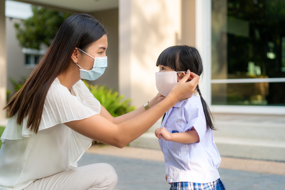 kids wear mask