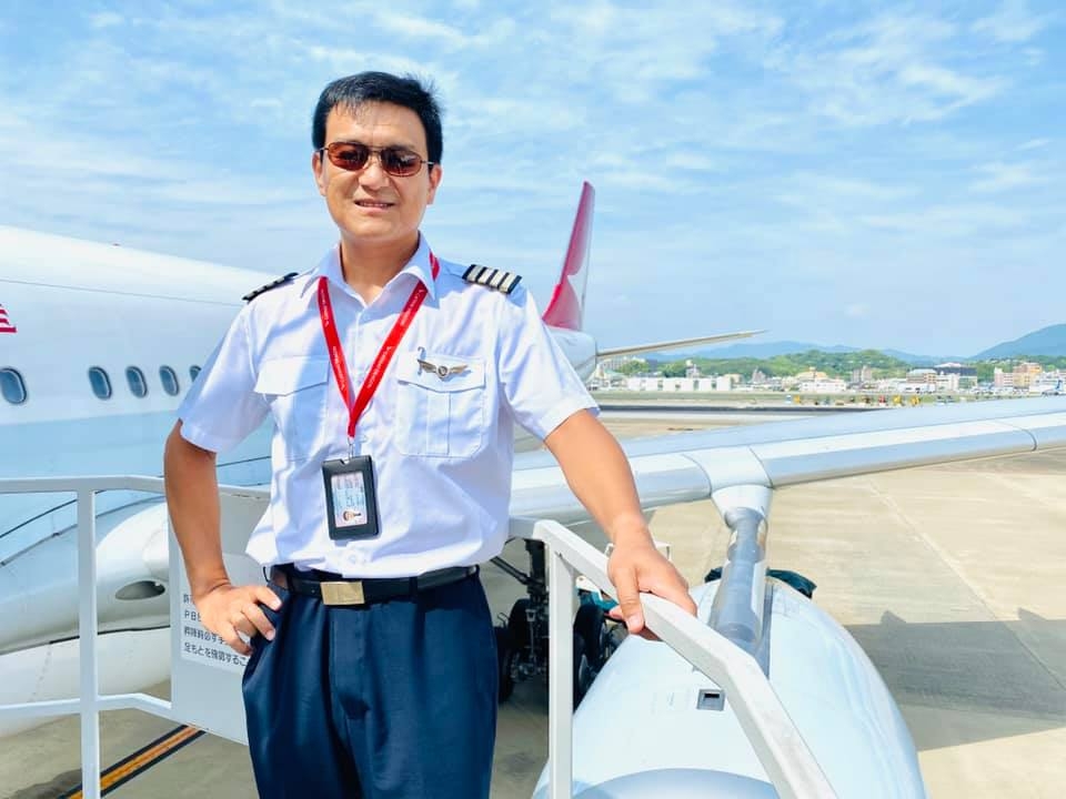 前機師。