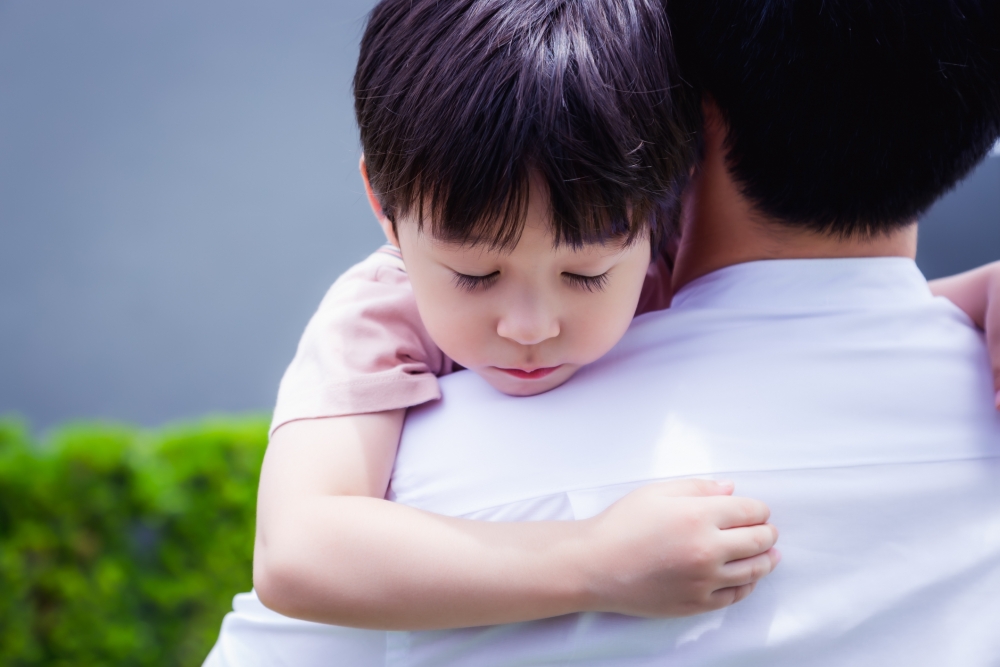 father hug