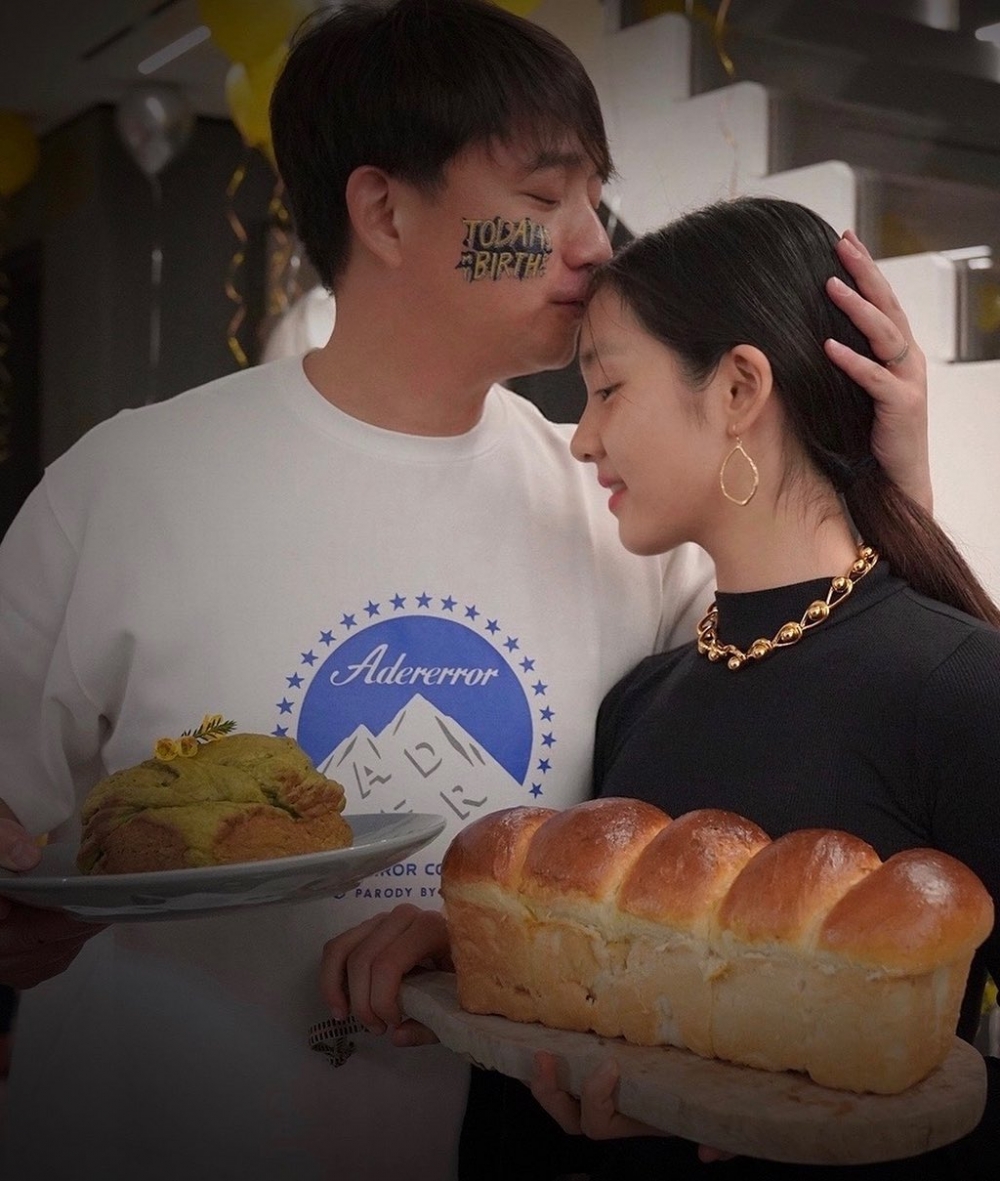 多多越大越像孫莉~妹妹就像黄磊。