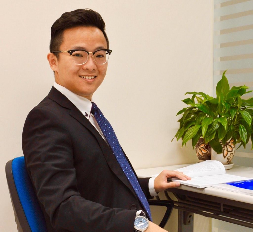 言語治療師常魯平