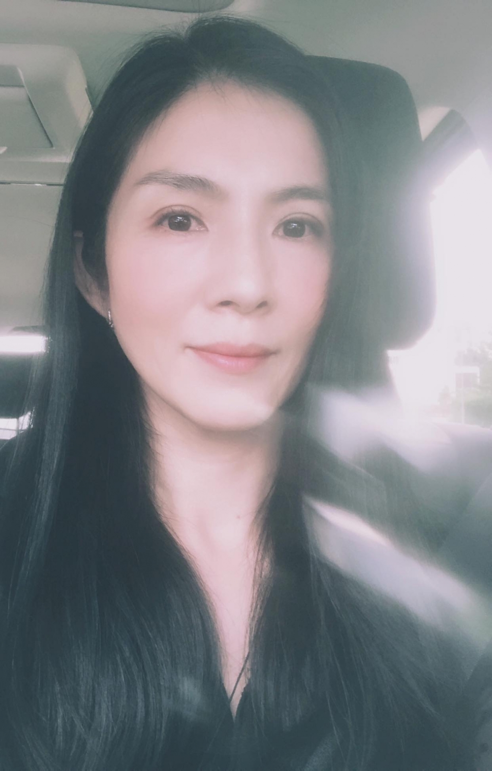 楊采妮 charlie young@FB