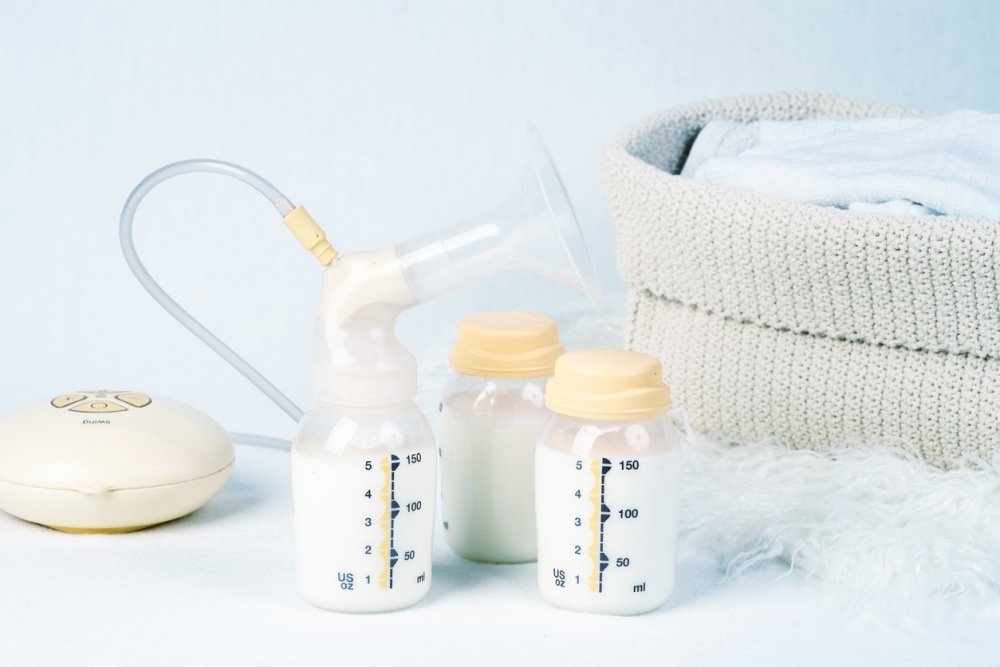 乳汁充足,乳房脹大時,泵奶器更省時省力