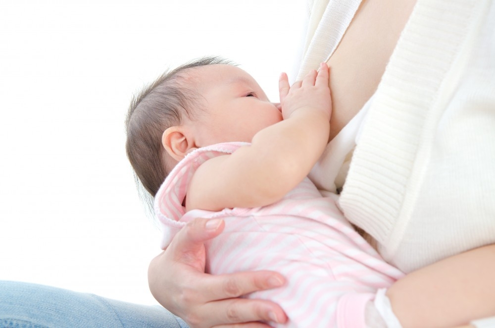 建議在BB喝完母乳後方擠奶
