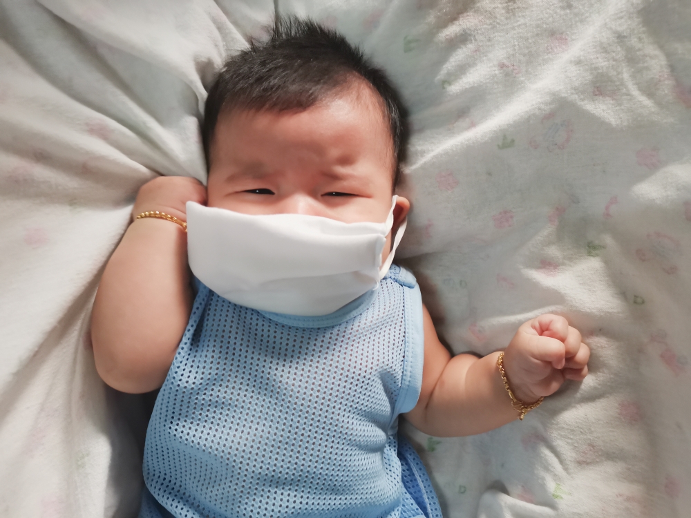 為1歲一下寶寶戴口罩可能有窒息風險