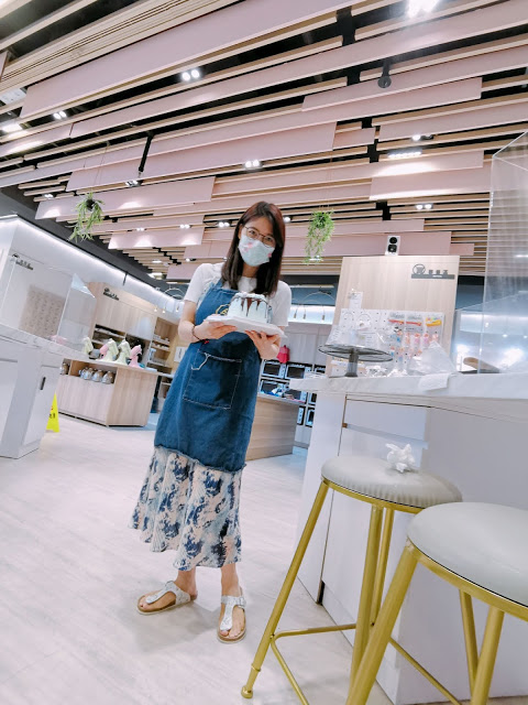 一張含有 室內, 地板 的圖片 自動產生的描述