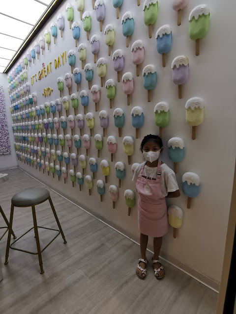 一張含有 地板, 室內 的圖片 自動產生的描述