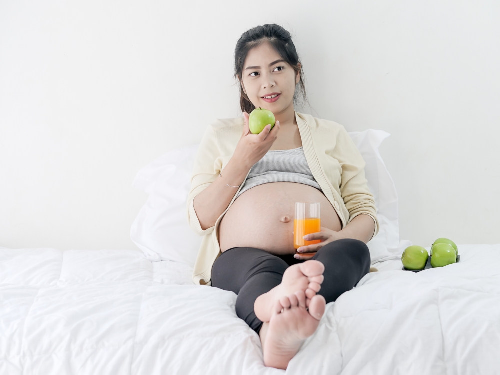 懷孕愛吃酸生男孩,愛吃辣生女孩。