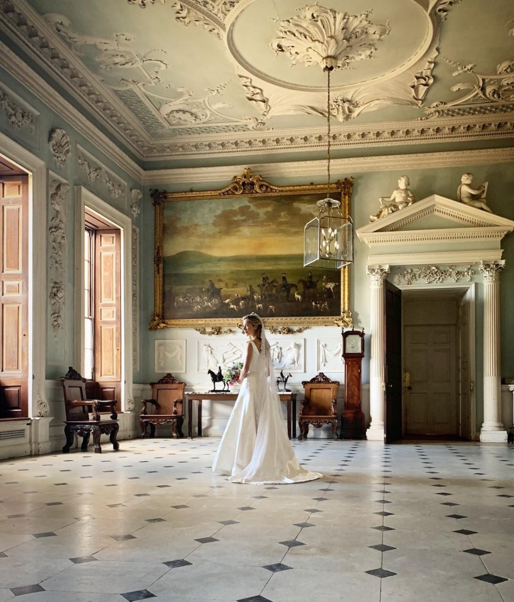 莊園樓底極高，布置古典優雅