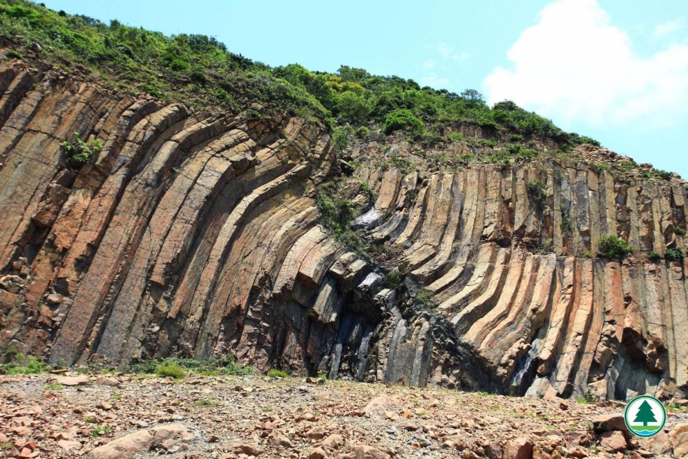 萬宜水庫東壩S型六角岩柱
