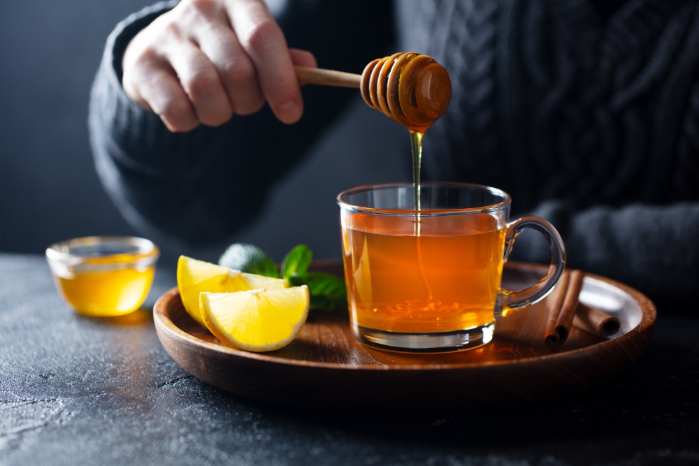 桑菊蜜茶可清熱解毒。
