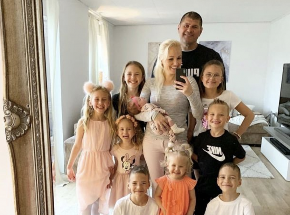 當時她不幸流產,並在子宮上留下疤痕,導致往後的懷孕變得困難。