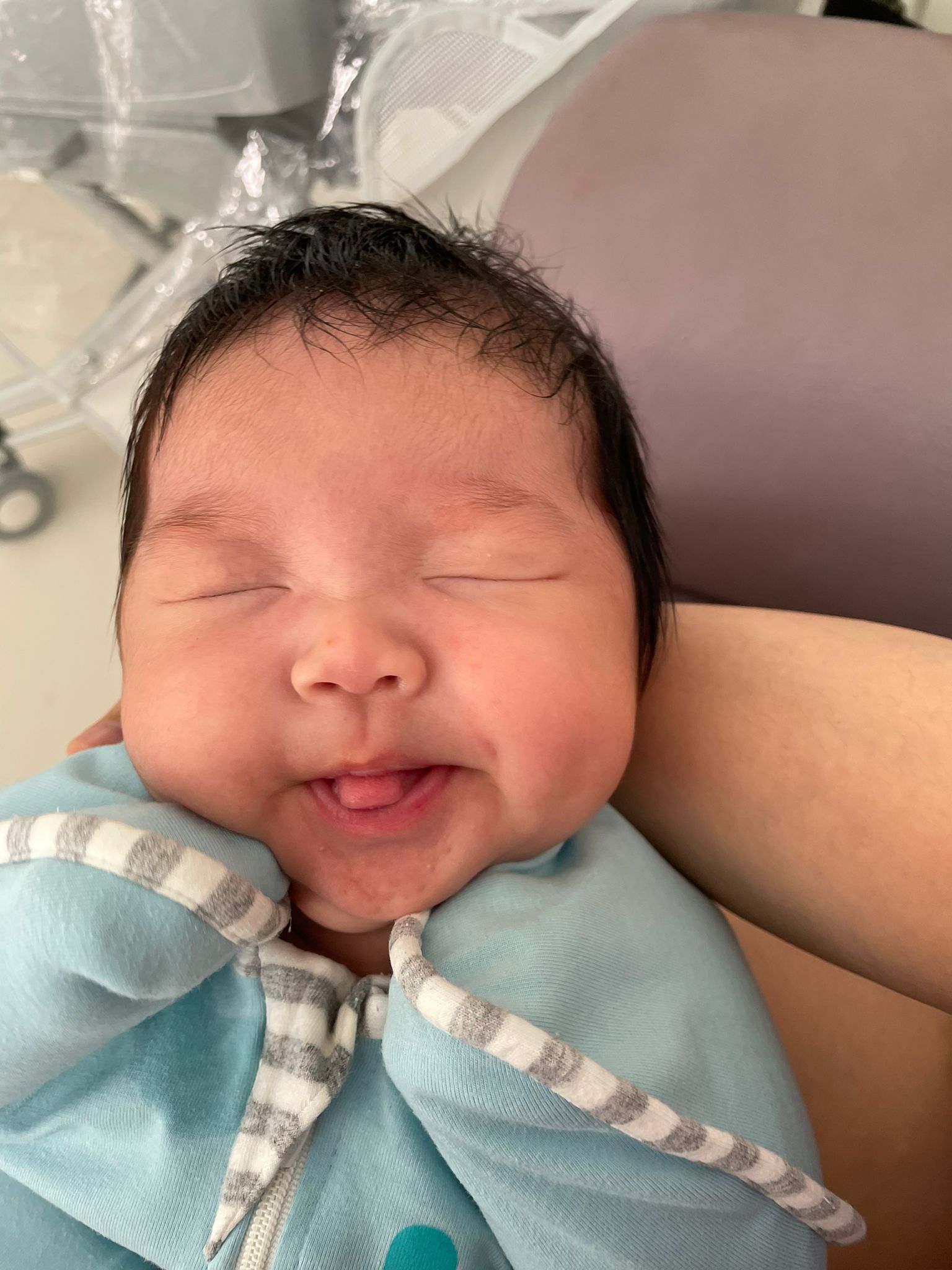 猛長期的寶寶可能會在半夜多了醒來的次數,而醒來的時候第一時間就是覓食