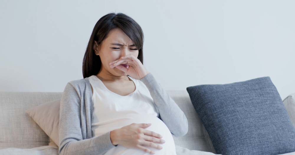 該名孕婦年約30歲，生產時懷孕只有29周約8個月，早前出現中度新冠肺炎病徵被判斷為輕症，按規定在家療養