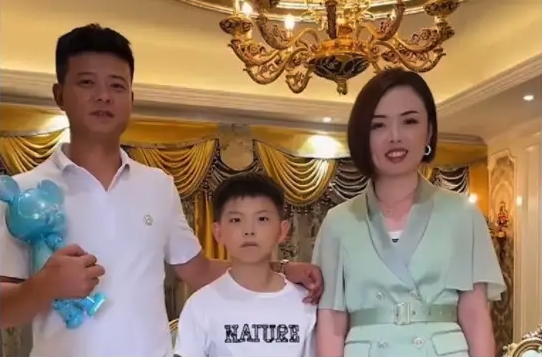 內地父母生小孩政策有改變，不過有一名男孩卻比爸媽對生育更加著急。