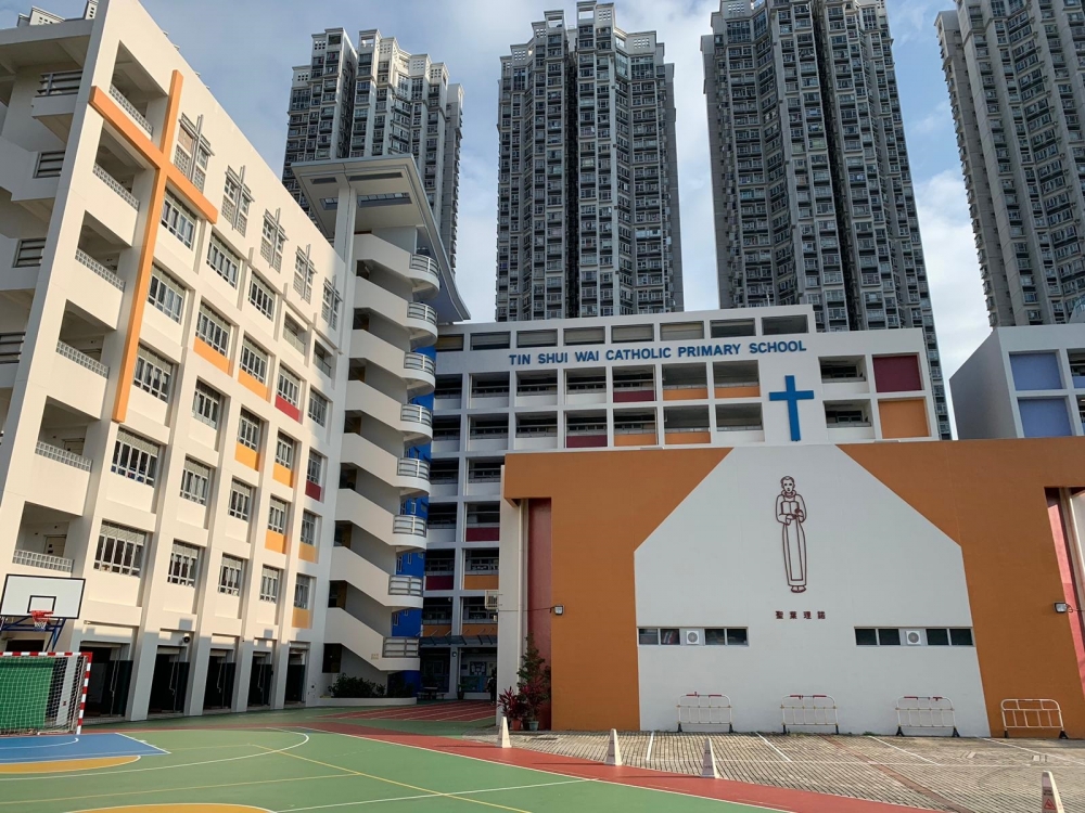 天水圍天主教小學位於72校網