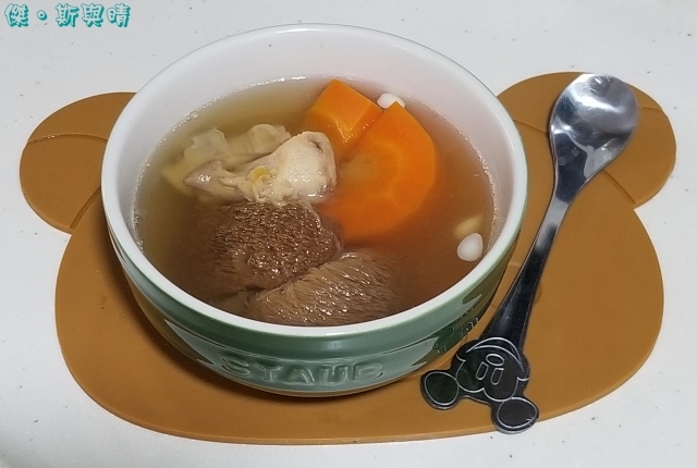 猴頭菇螺頭海底椰湯成品