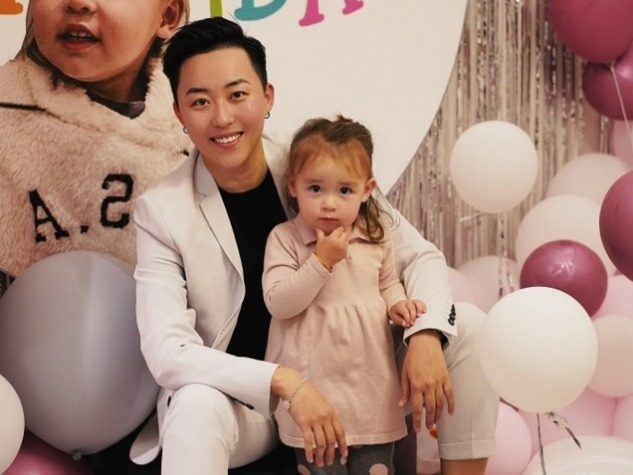 現年33歲的媽媽葉海洋年輕創業成藥妝公司CEO,數年前她決心要當媽媽