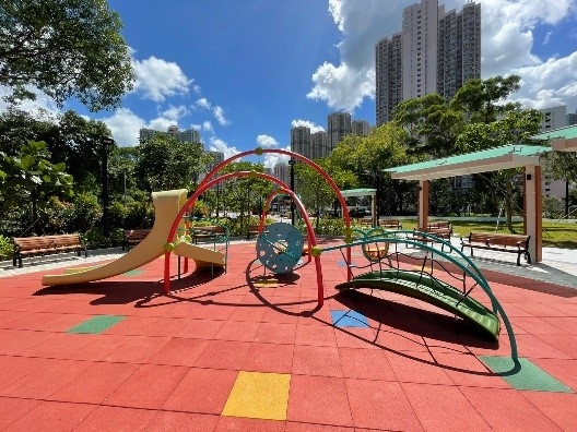 一鳴路公園全新攀爬架設施
