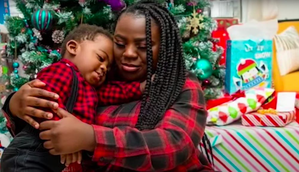 教授建議Imani可以帶著孩子來上堂,這樣便可以解決寶寶沒人照顧的問題。