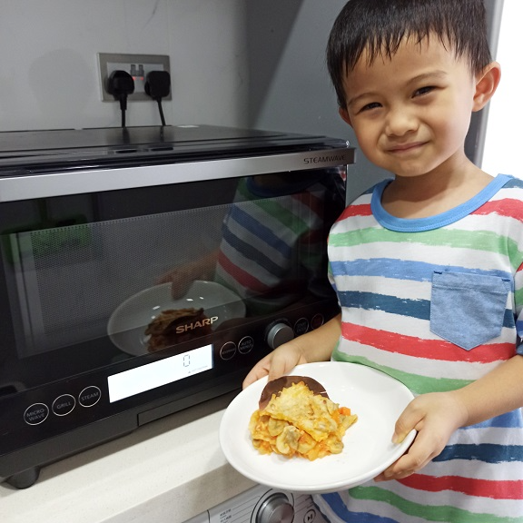 我一用SHARP三合一蒸氣焗爐就愛上了,因為太好用啦,簡單按兩下設定好, 用起來超方便