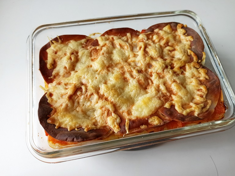 兩個小朋友都勁鍾意食千層麵