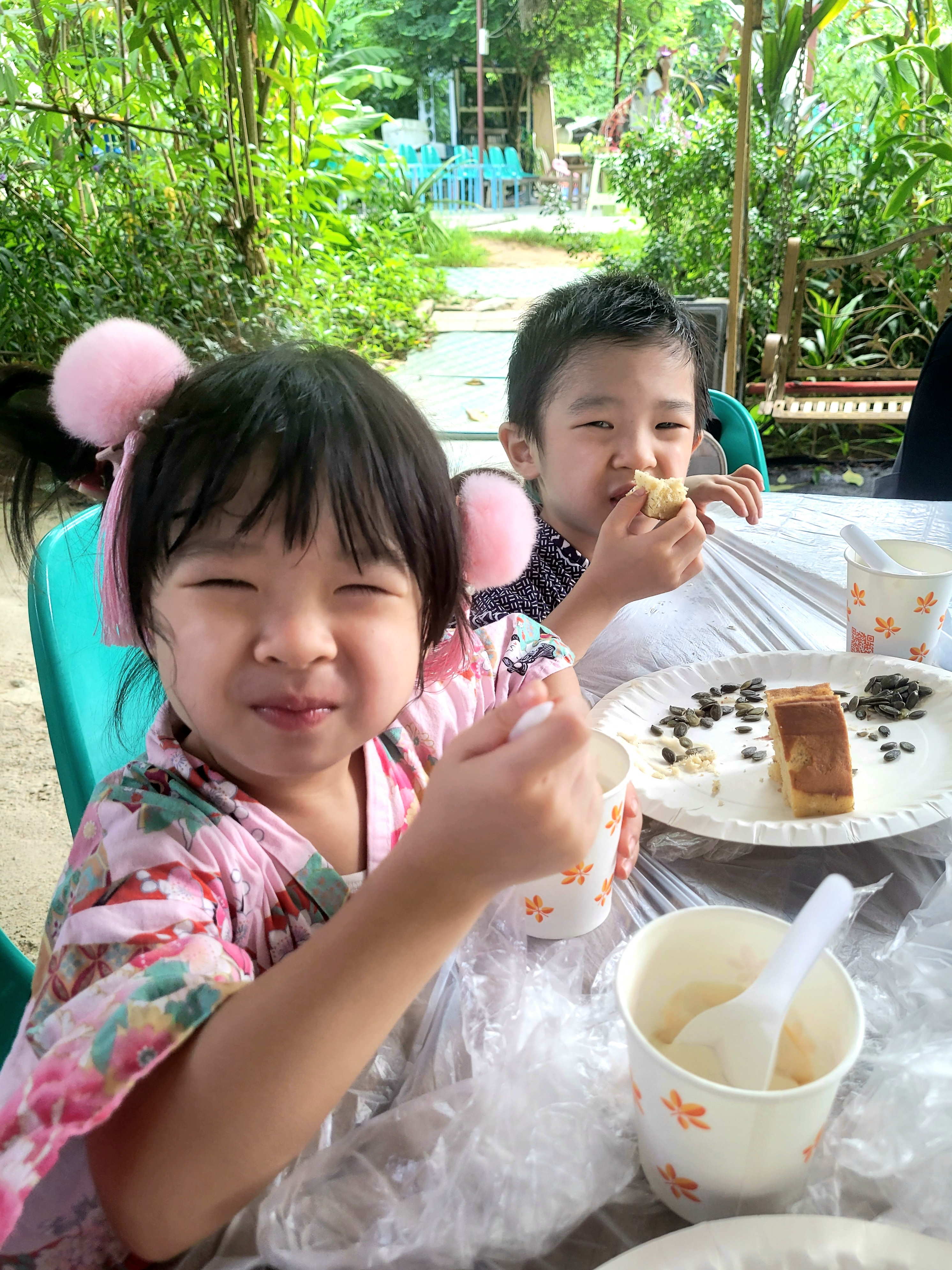 仲有得品嚐農場自家製香蕉蛋糕和豆腐花,唔太甜,而且好好味。