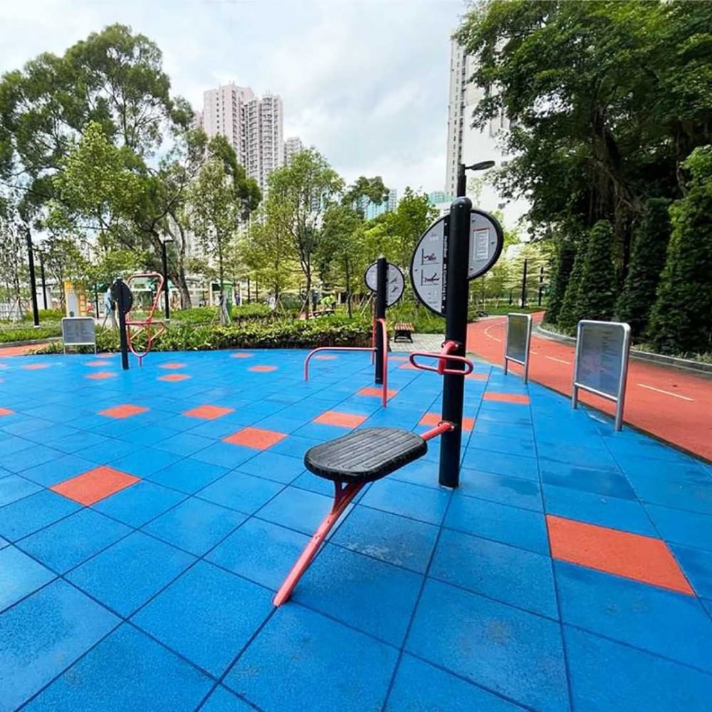 一鳴路公園位於粉嶺一鳴路及百和路交界