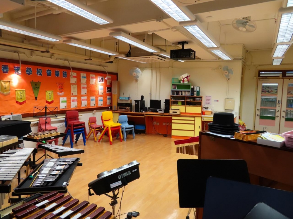 香港耀能協會羅怡基紀念學校位於沙田區,是一所肢體傷殘兒童學校。