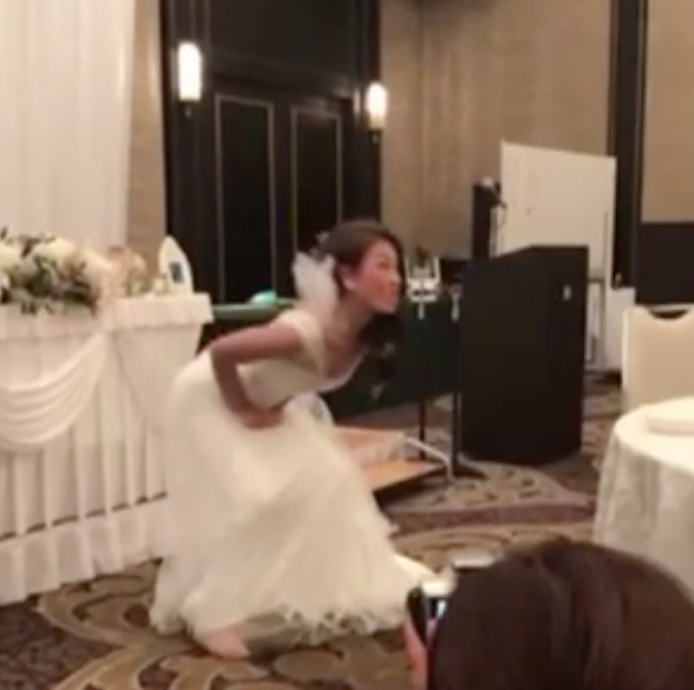 里香認為女兒會認猩猩做媽媽,或者是與當年婚禮上的表演有關。