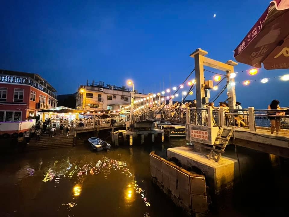 入夜後的大澳大涌橋景色