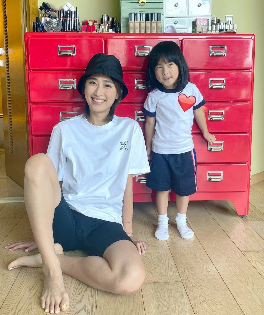 陳柏宇及符曉薇愛女Abigail已準備上學