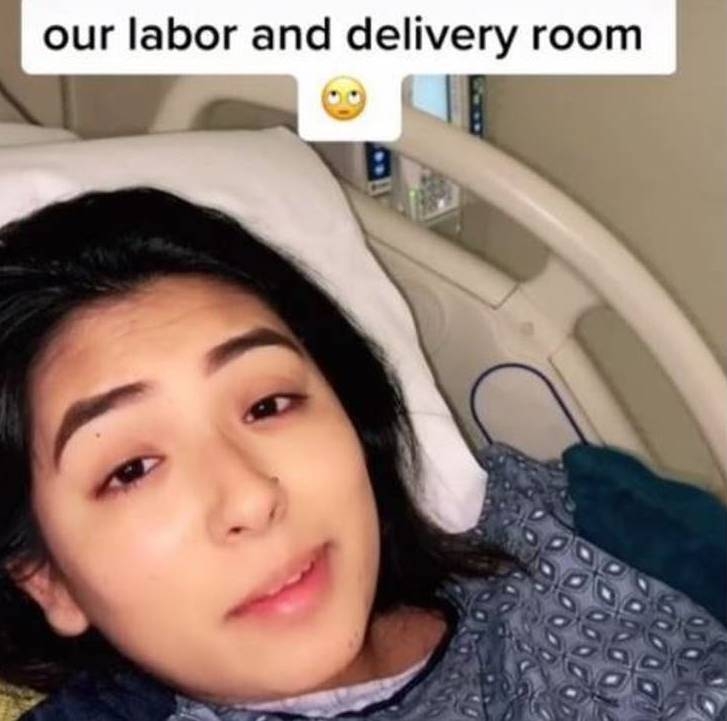 美國一名產婦在社交平台TikTok分享影片，畫面可見她躺在醫院的床上待產。
