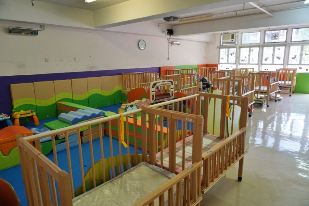 香港保護兒童會香港空運業界嬰兒園提供0至2歲嬰幼兒托育服務。