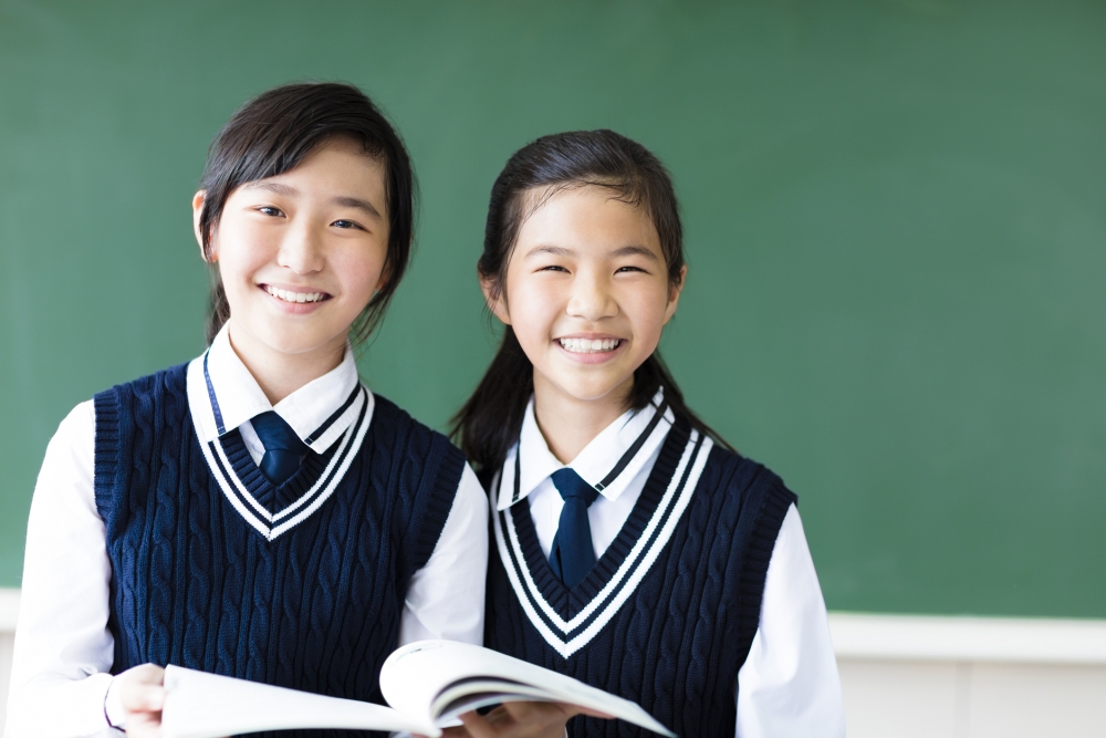 學生資助處為中、小學生提供學校書簿津貼、學生車船津貼及上網費津貼。