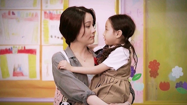 港媽認為事有蹺蹊,立即捉實女兒。