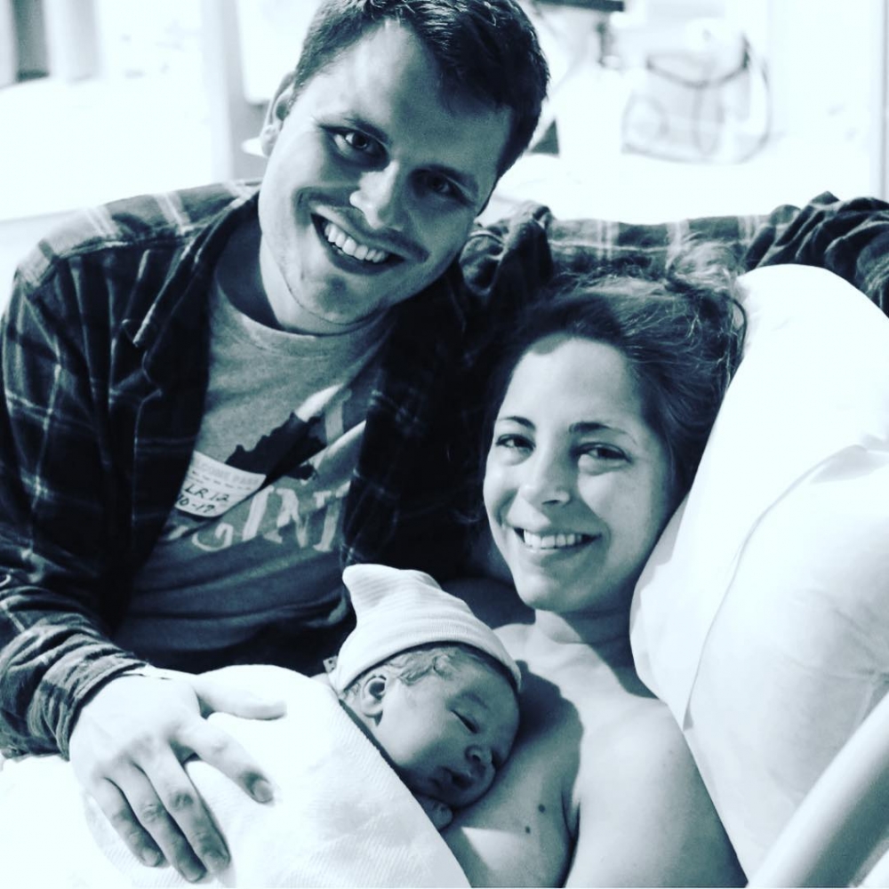 雖然失去女兒,但Sarah誕下兒子Noah,兩人再次成為父母