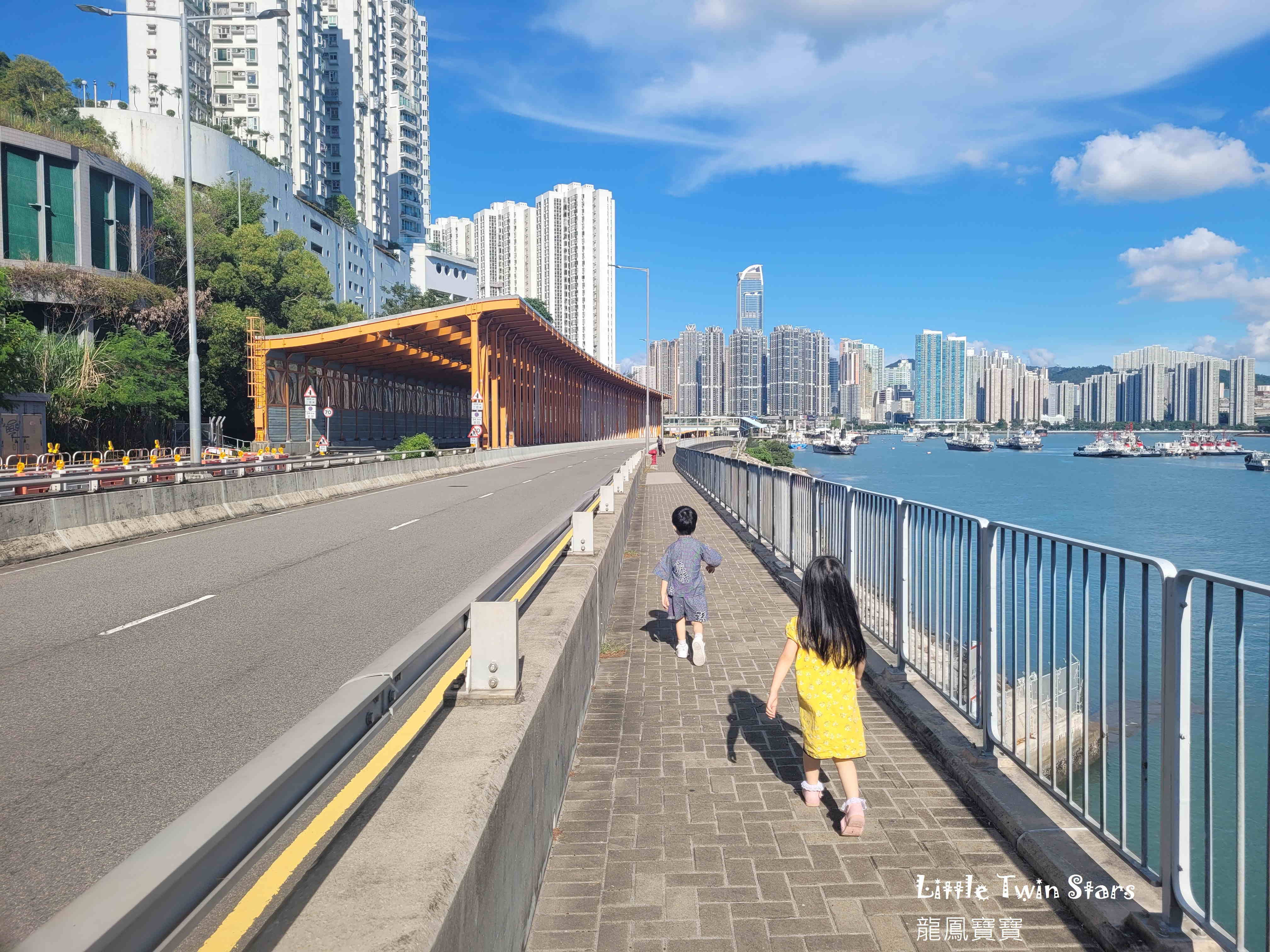 再往深井方向行,沿路嘅風景都好靚。
