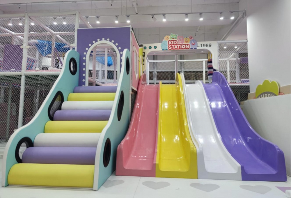 糖果色搭配非常清新。