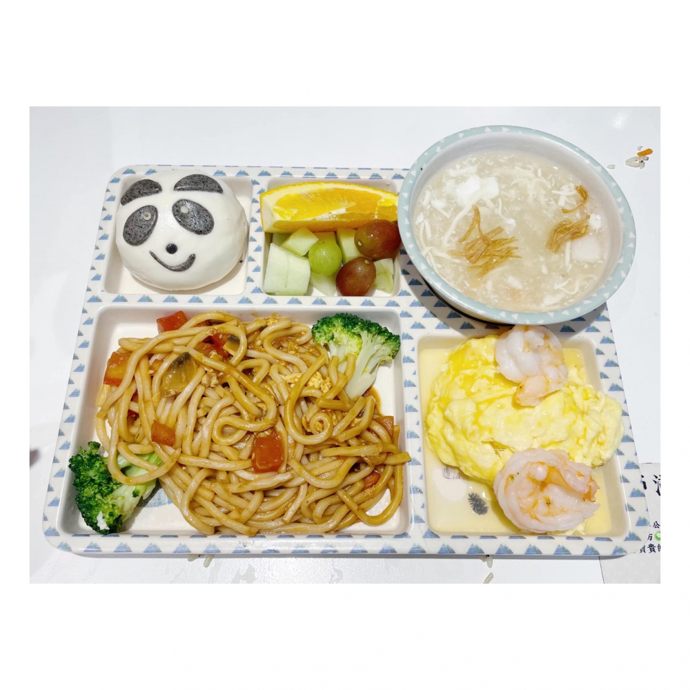 紙飛機親子餐廳兒童餐。