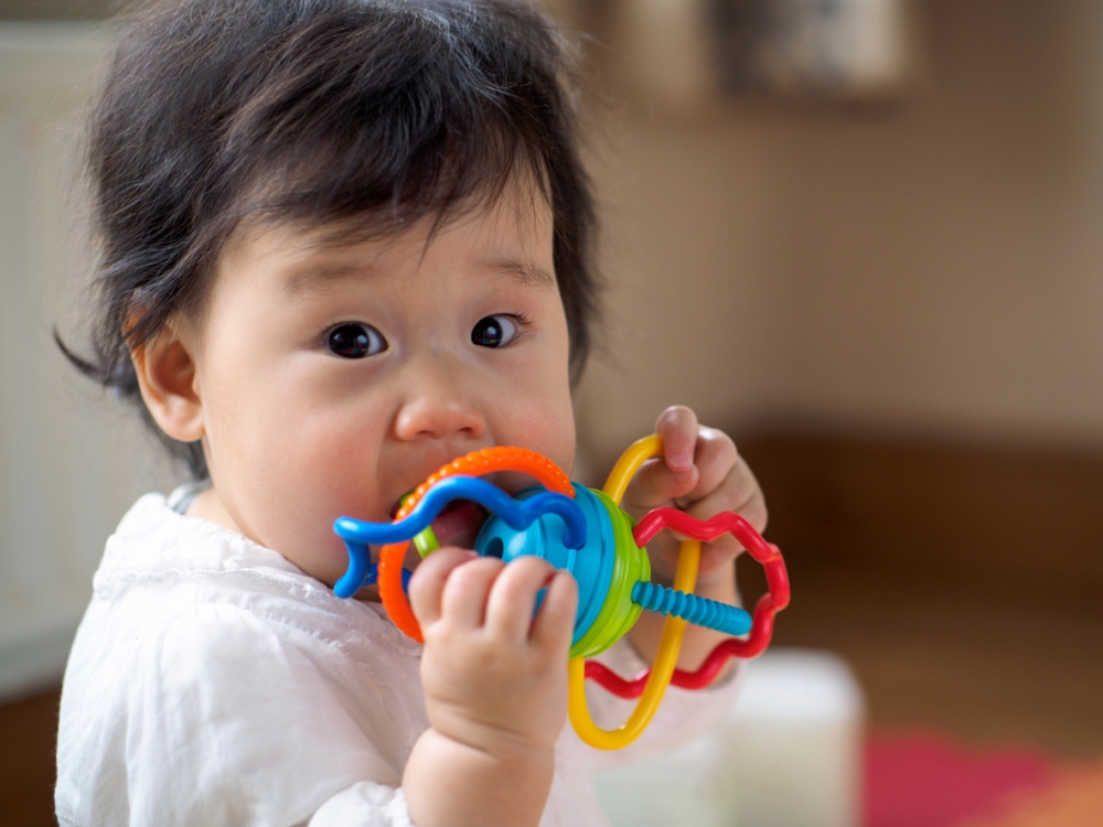 老公小時候是一個非常平和冷靜和乖巧的嬰兒。