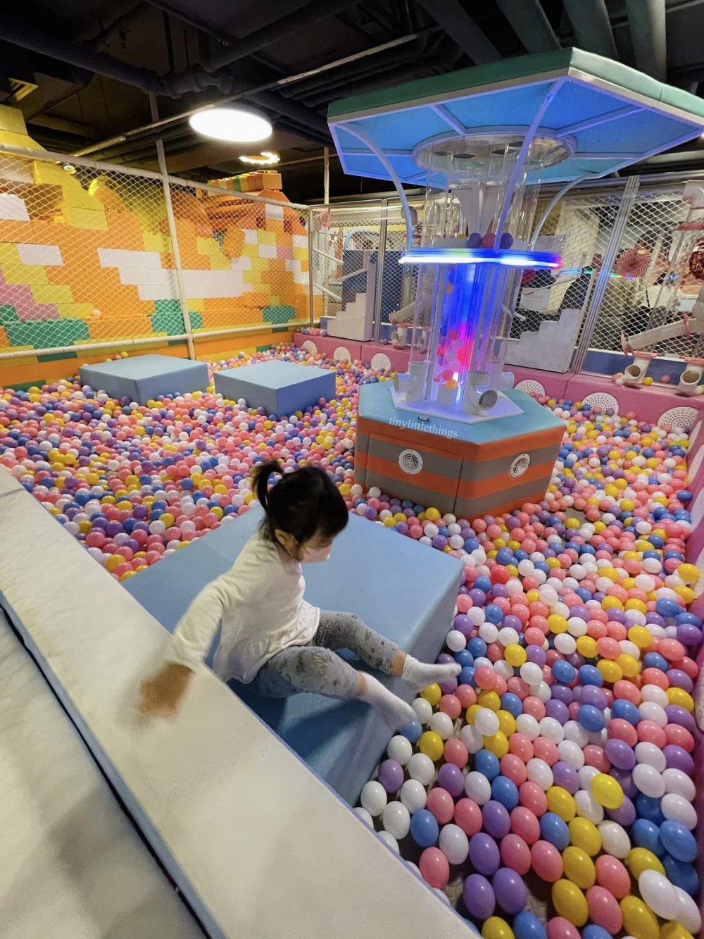 滿地彩色波波,少女心噴發!