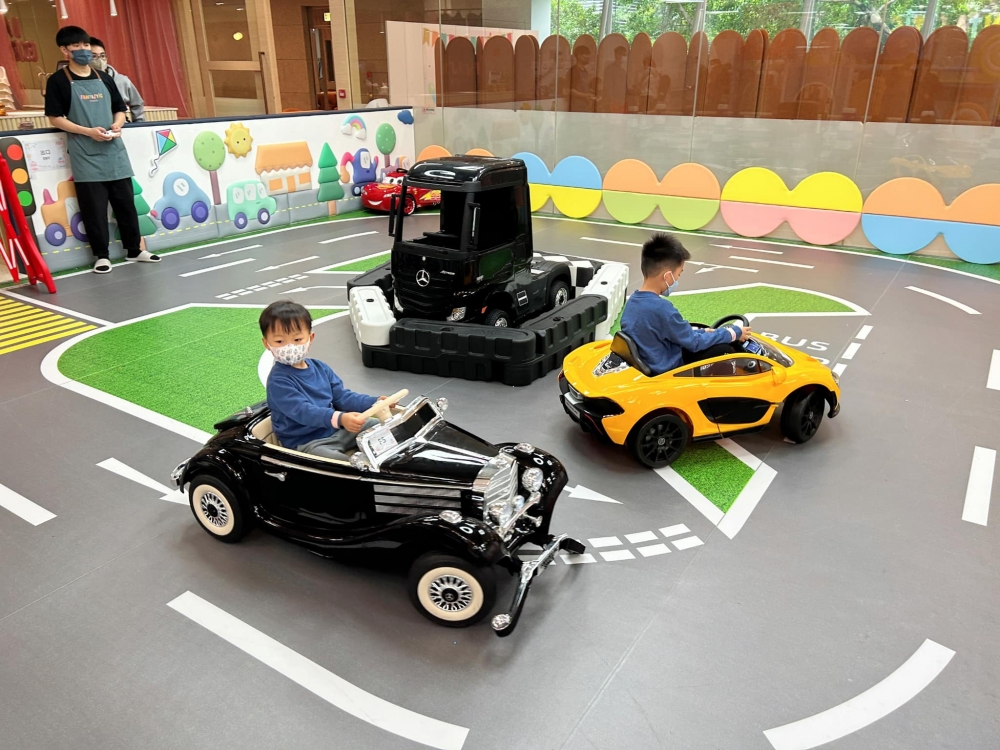 過彎道要小心點喔!