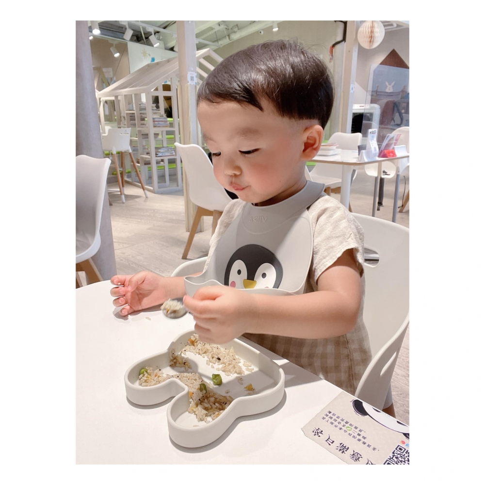 紙飛機親子餐廳兒童餐份量足。