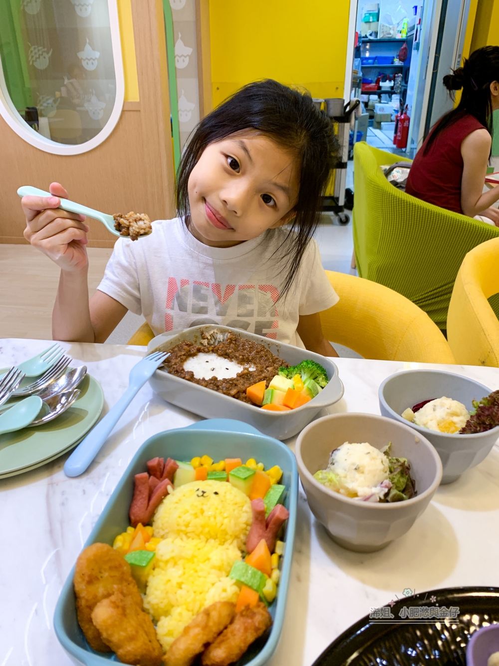 Whizbo Kids Café造型可愛的兒童餐能增加小朋友食慾。