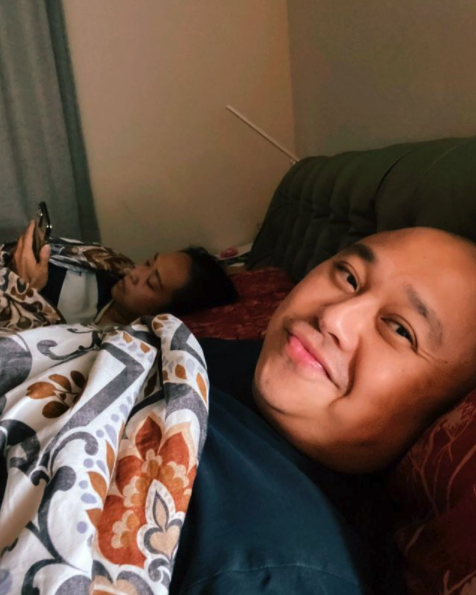林盛斌(Bob)懷疑太太Pearl有外遇。