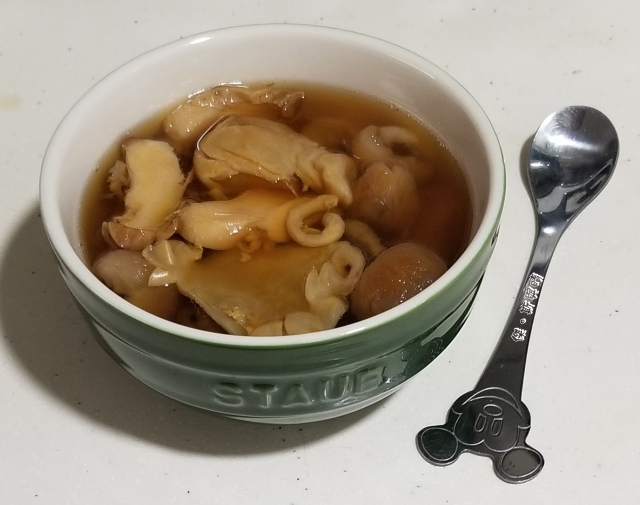 能夠滋補肝腎,適合腰膝酸軟、手腳冰冷及水腫的飲用!